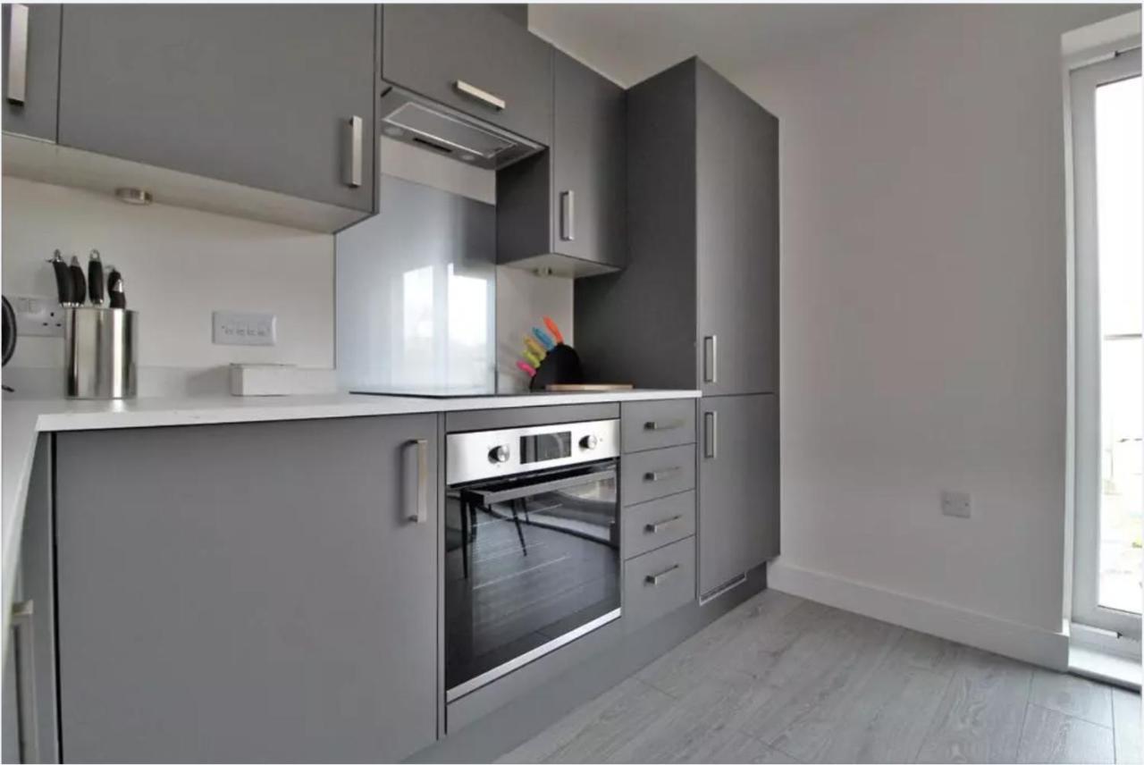 2 Bedroom City Centre Apartment In Hemel Hempstead Buitenkant foto