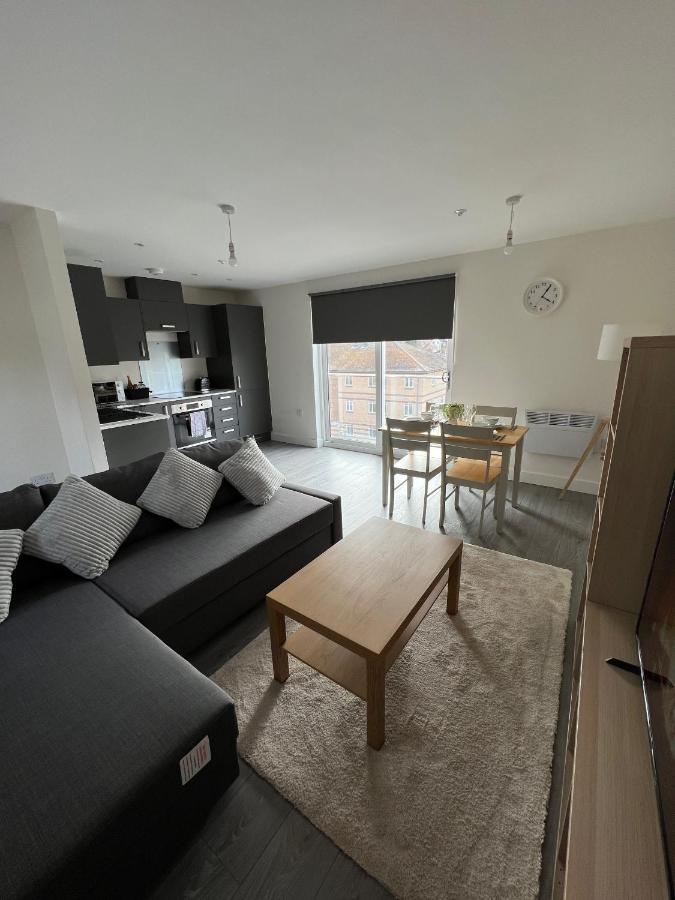 2 Bedroom City Centre Apartment In Hemel Hempstead Buitenkant foto