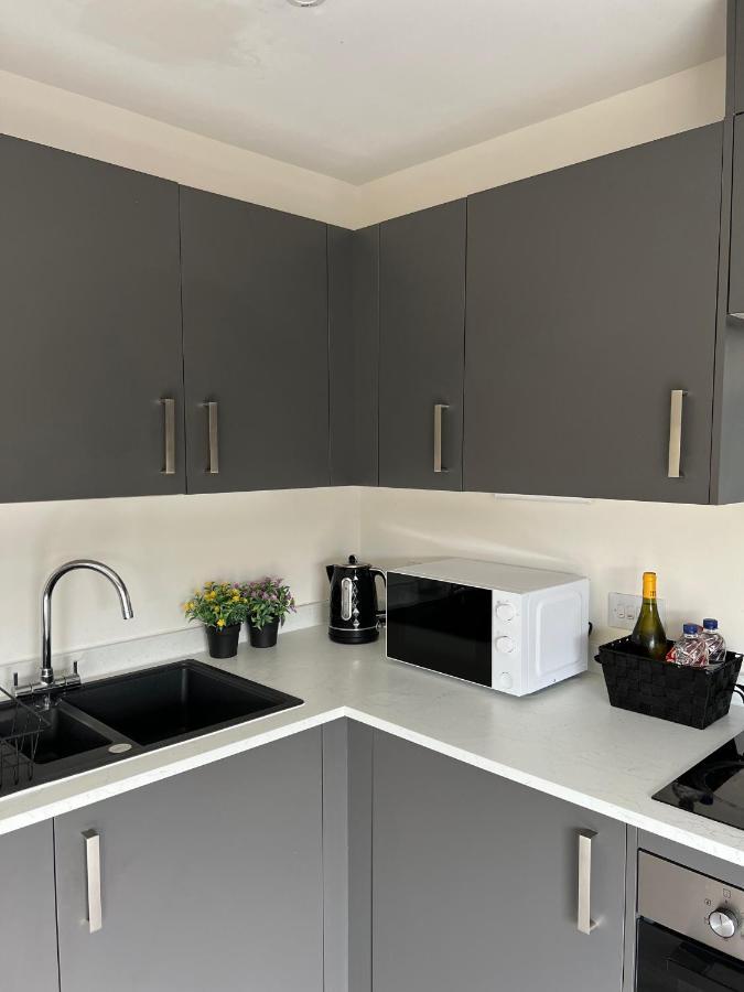 2 Bedroom City Centre Apartment In Hemel Hempstead Buitenkant foto